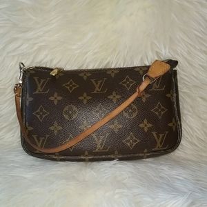 Authentic Louis Vuitton Pochette Accessoires